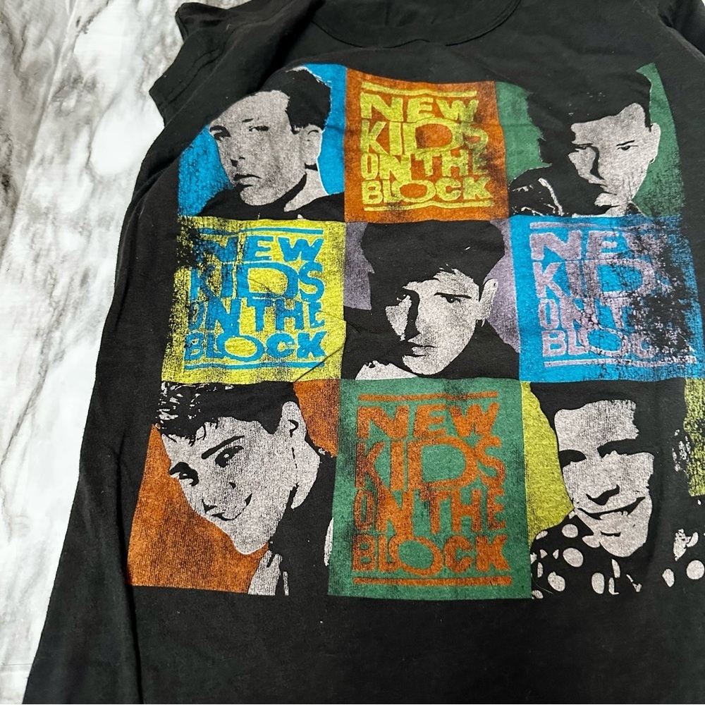Junk Food Clothing Black Graphic Baby Tee Shirt NKOB Hanging Tough Vintage Vibes - Picture 7 of 8